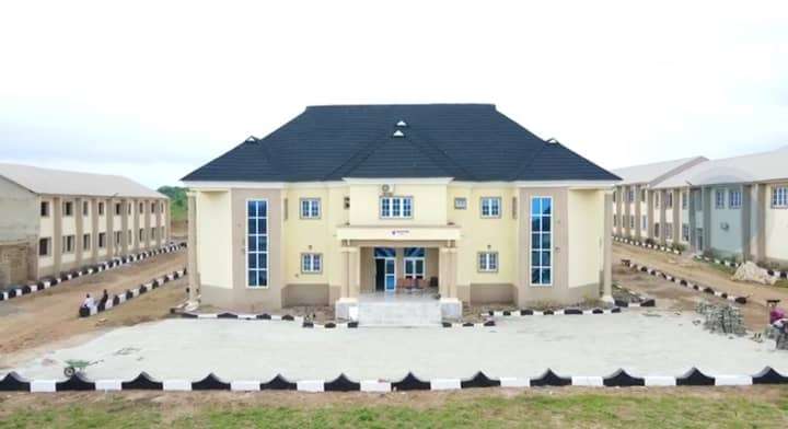 Lens University Campus